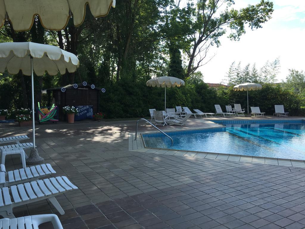 Hotel Plutone Cervia Exterior foto